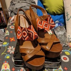 Chinese Laundry wedges